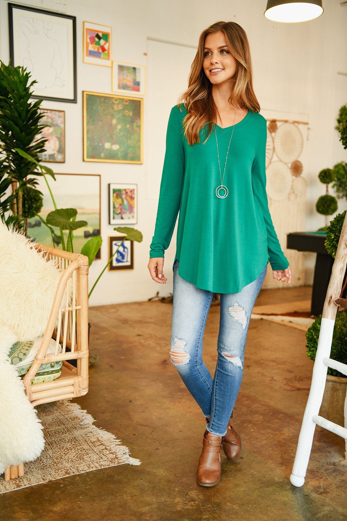 Premium Long Sleeve V-Neck Round Hem Top